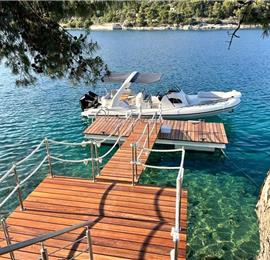 Spectacular 4 Bedroom Luxury Villa with Infinity Pool on Brac Island, sleeps 8